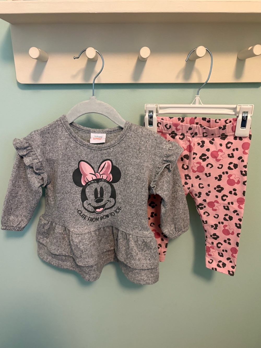 Disney Minnie Mouse Gray Peplum Top & Pink Leopard Leggings Set